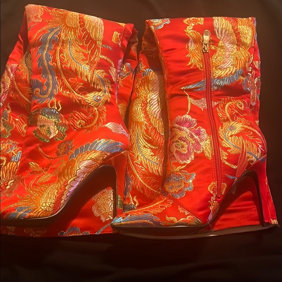 Red and Gold Stiletto Heeled Boots - Picture 3 of 9